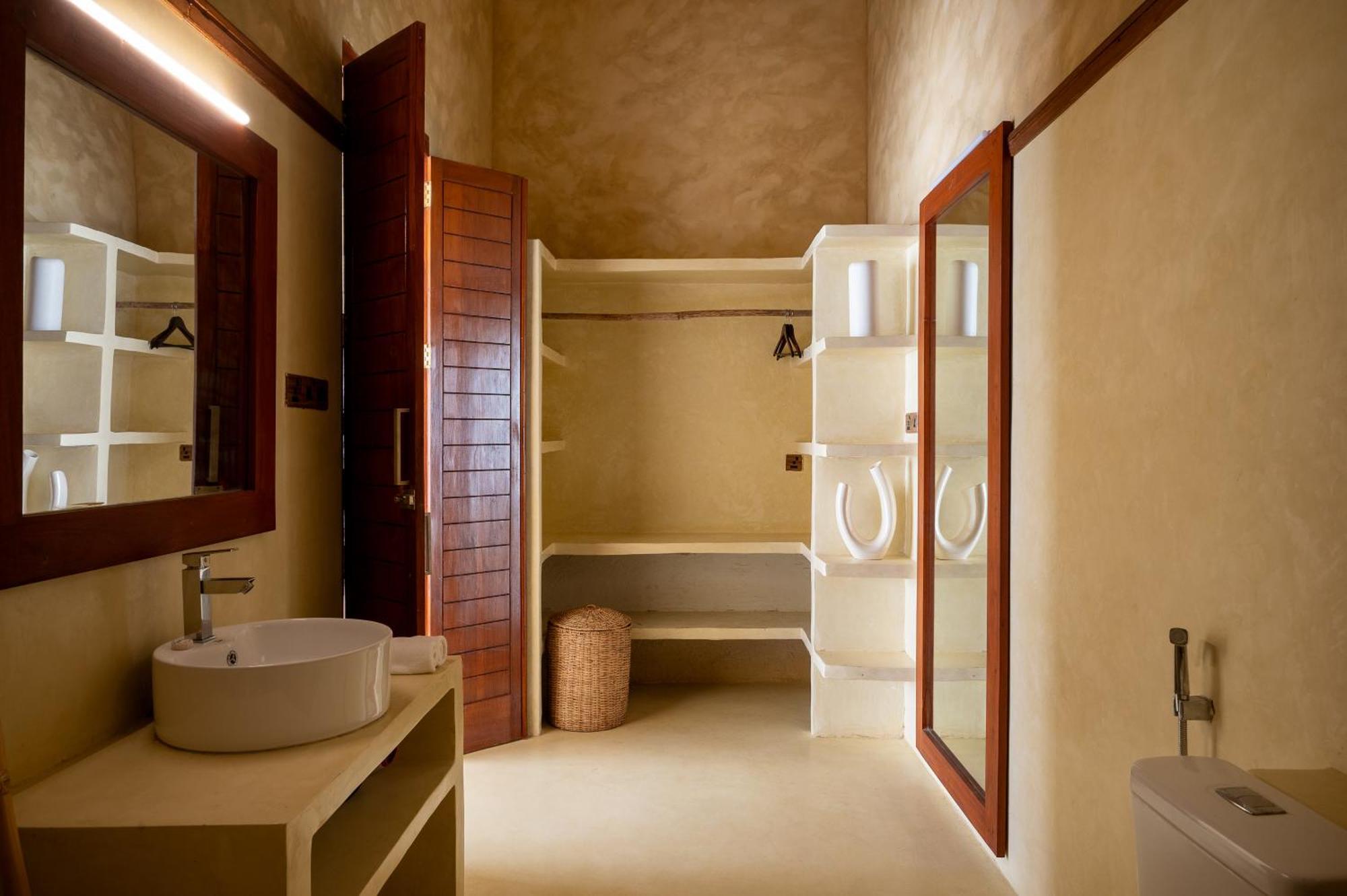 Triton Dondra Hotel Room photo